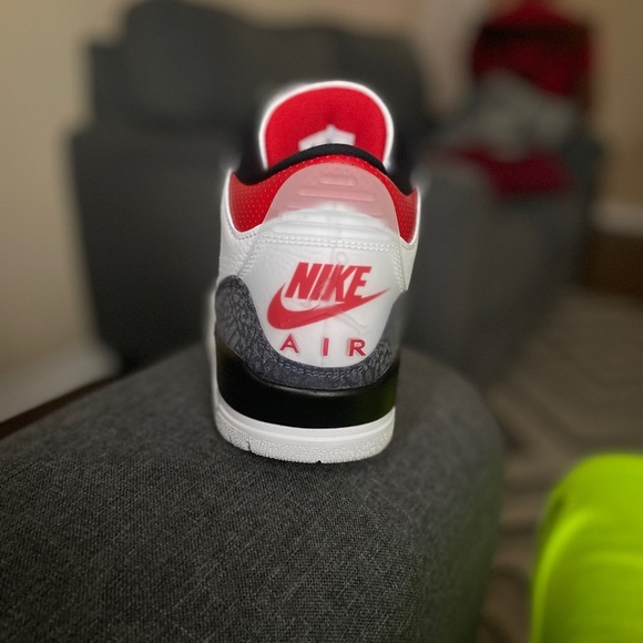 JORDAN 3 SE FIRE RED DENIM